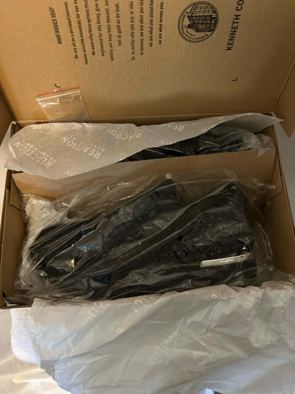 Kenneth Cole REACTION Black Jewel Jogger - Picture 5 of 7